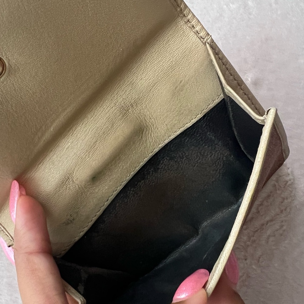 Authentic RARE Gucci Wallet - Picture 7 of 8